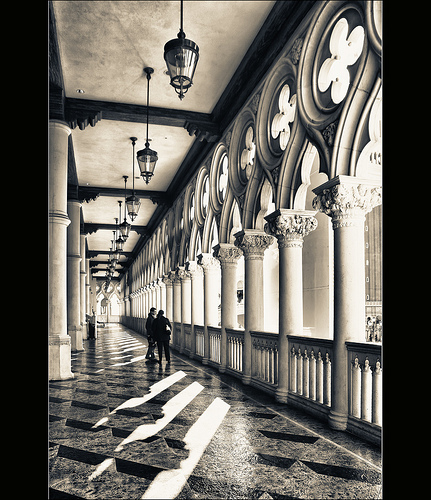 Post image for The Venetian hallway | Picture Las Vegas