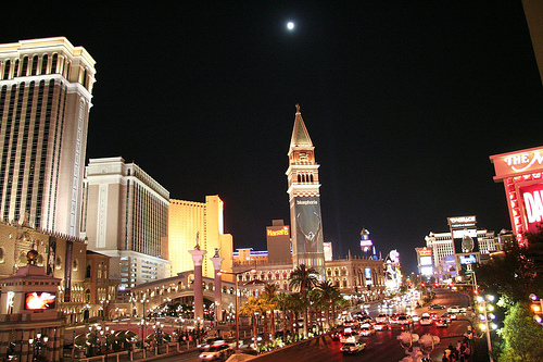 Post image for Full Moon | Picture Las Vegas