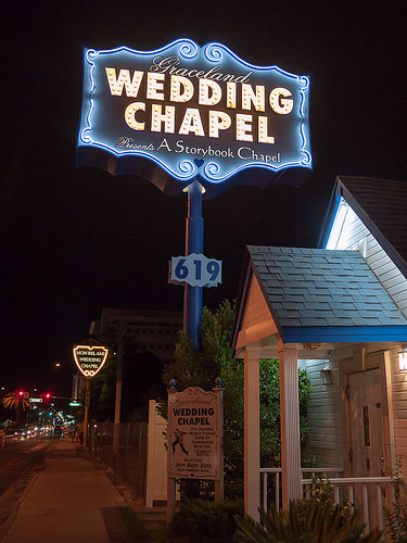 Post image for Graceland Wedding Chapel | Picture Las Vegas